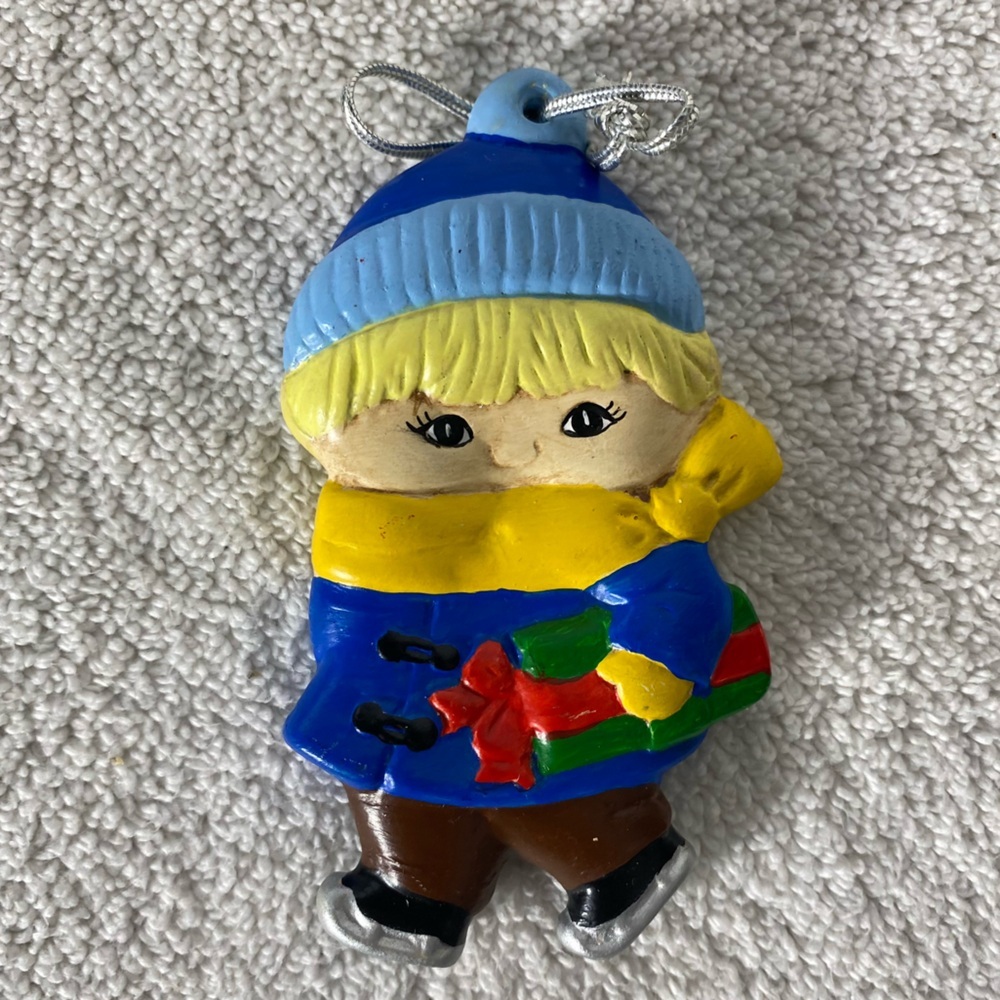 5/$35 Vintage Ceramic Hand Painted Gift Giver Christmas Tree Ornament Decoration